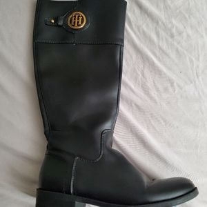 Tommy Hilfiger women's boots size 8